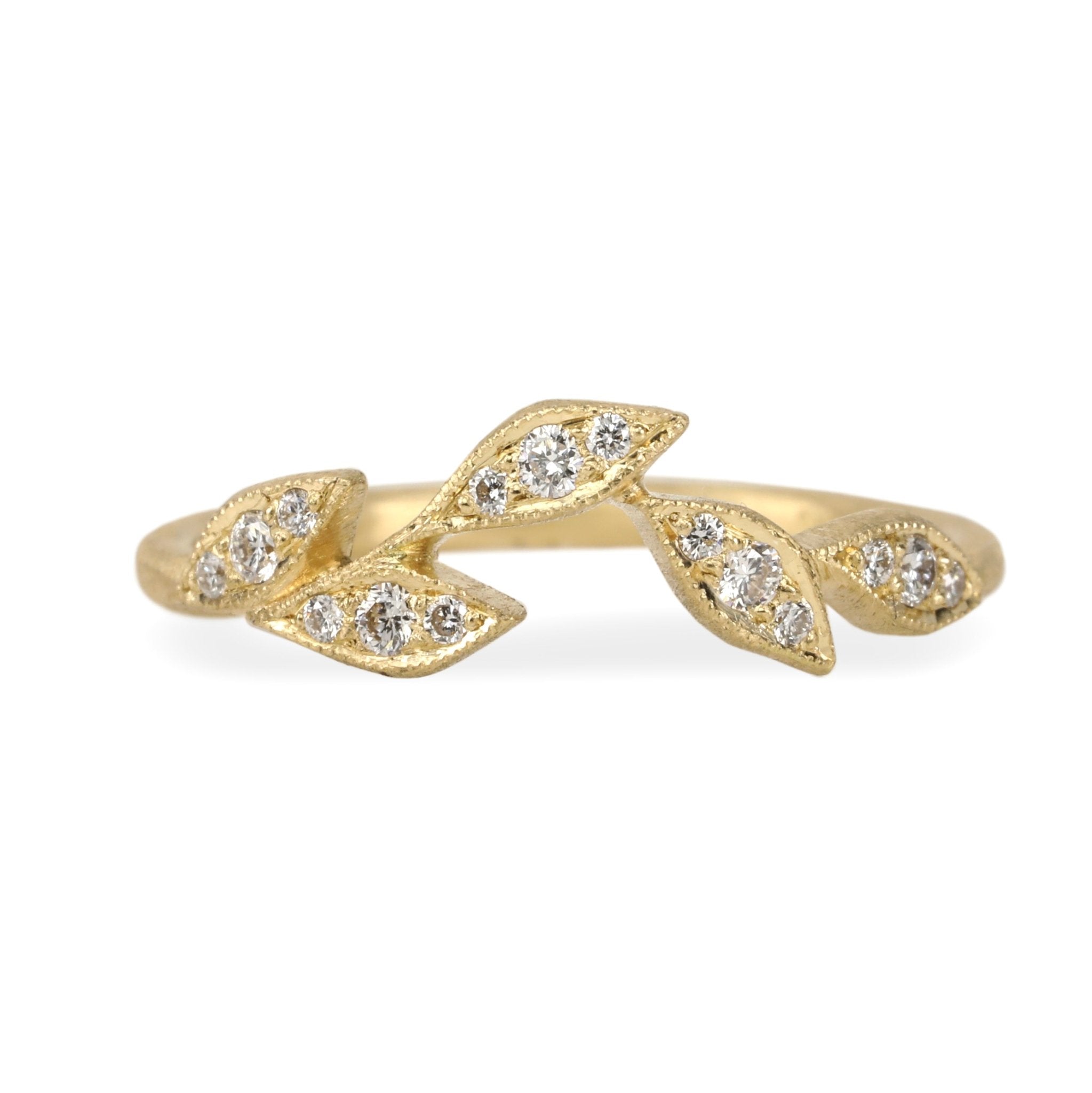 Yasuko Azuma  Colorless 18k Gold Oval Diamond Ring at Voiage Jewelry